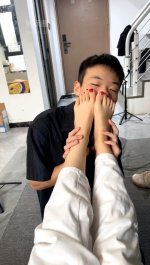 【小宇】开发品尝素人两天的臭白袜脚